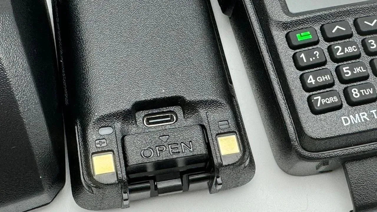 Цифровая радиостанция TYT MD-UV390 DMR AES 256 ip67