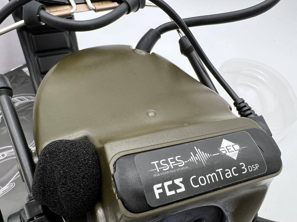 Активные наушники FCS Comtac 3 DSP / FCS TACTICAL COMMUNICATION HEADSETS (комплект адаптеров-креплений «чебурашки»)