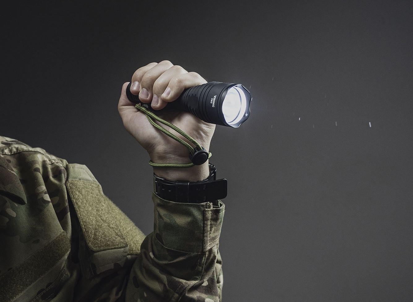 Фонарь тактический Armytek Viking Pro Extended Set (нейтральный белый 2200 люмен)