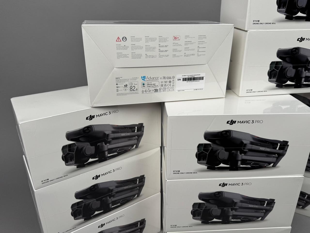 Квадрокоптер DJI Mavic 3 Pro (тушка / only drone)