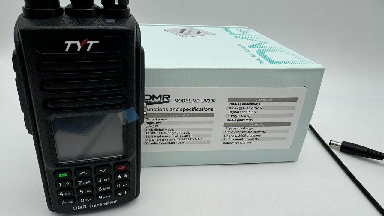 Цифровая радиостанция TYT MD-UV 390 DMR