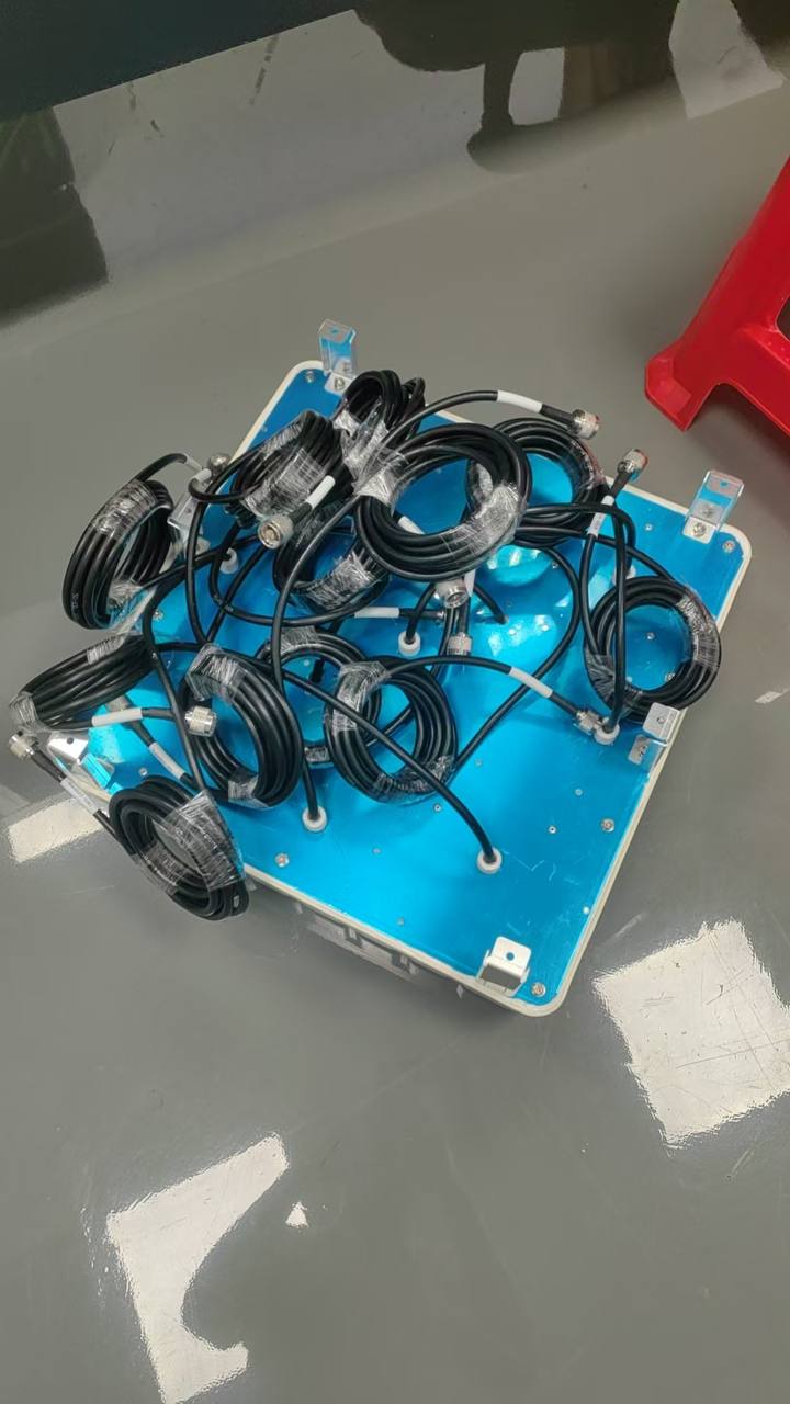 РЭБ Рюкзак Гарпия pro 600W 12К с купольной антенной на крышу автомобиля и штыревыми антеннами для пехоты , 2в1